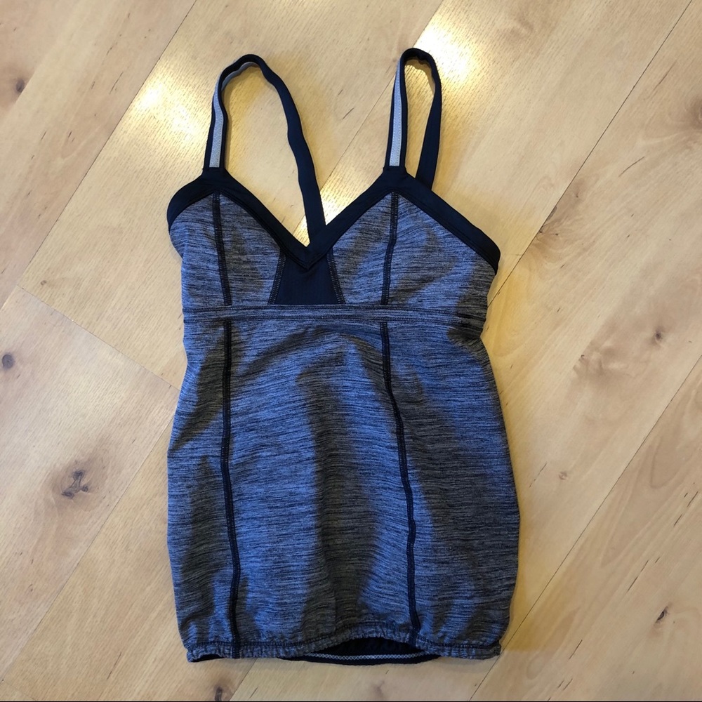 Lululemon Tank Reflect - Size 2